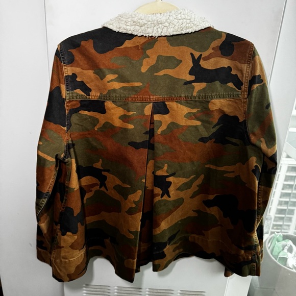MADEWELL Northward Cropped Army Jacket in Cottontail Camo: Sherpa Edition - Picture 11 of 13